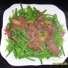 牛肉炒龙须菜的做法步骤