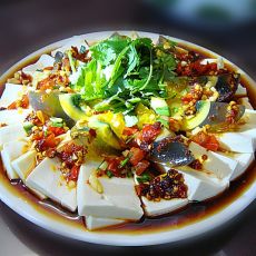 皮蛋拌豆腐的做法步骤