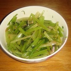 凉拌芹菜的做法步骤